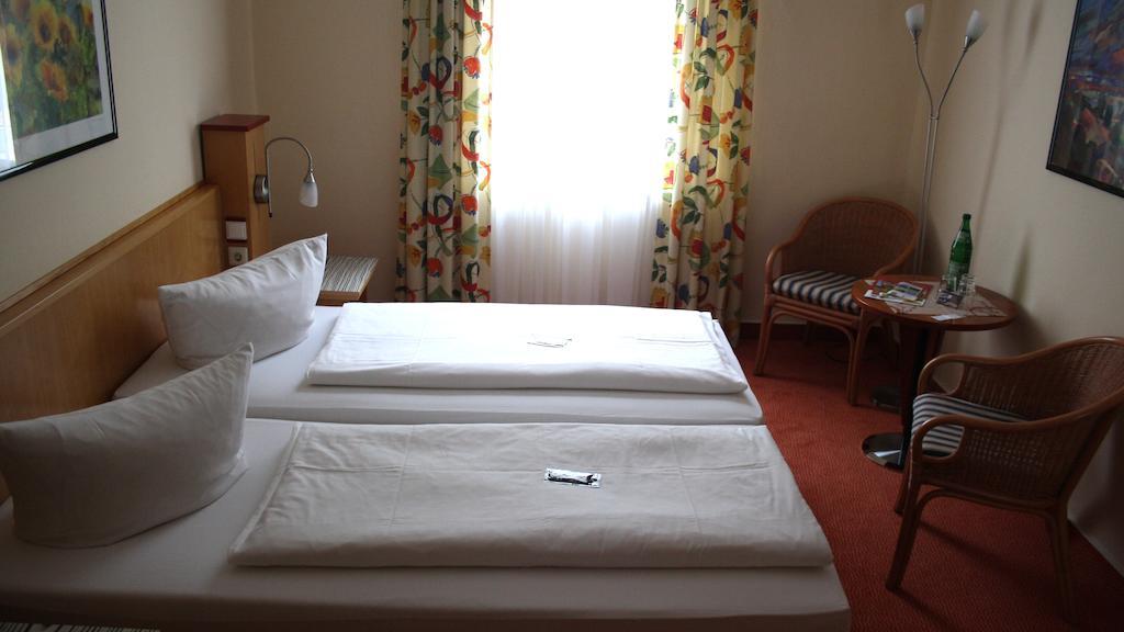 Hotel Garni Elegant วิลลิงเงิน ภายนอก รูปภาพ