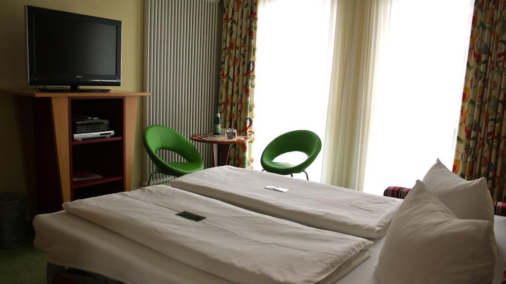 Hotel Garni Elegant วิลลิงเงิน ภายนอก รูปภาพ