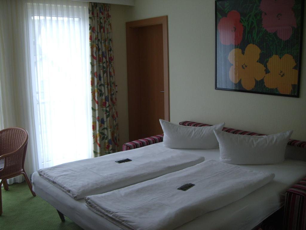 Hotel Garni Elegant วิลลิงเงิน ห้อง รูปภาพ