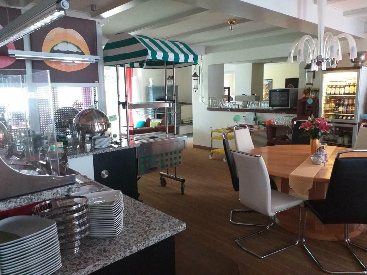 Hotel Garni Elegant วิลลิงเงิน ภายนอก รูปภาพ